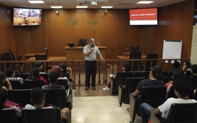 Conferencia ¿Qué onda con la corrupción? en la Universidad Anáhuac Mayab en el marco de “Tu Espacio Universitario”.